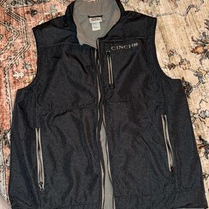 Men’s Cinch size large vest